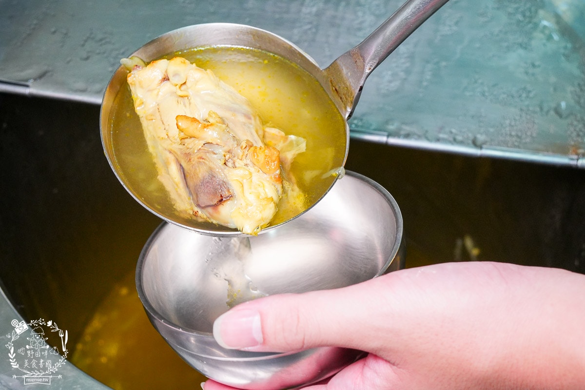 高雄便當推薦|快客利美食|少見的四菜便當店！而且份量超大超有飽足感的高雄便當！