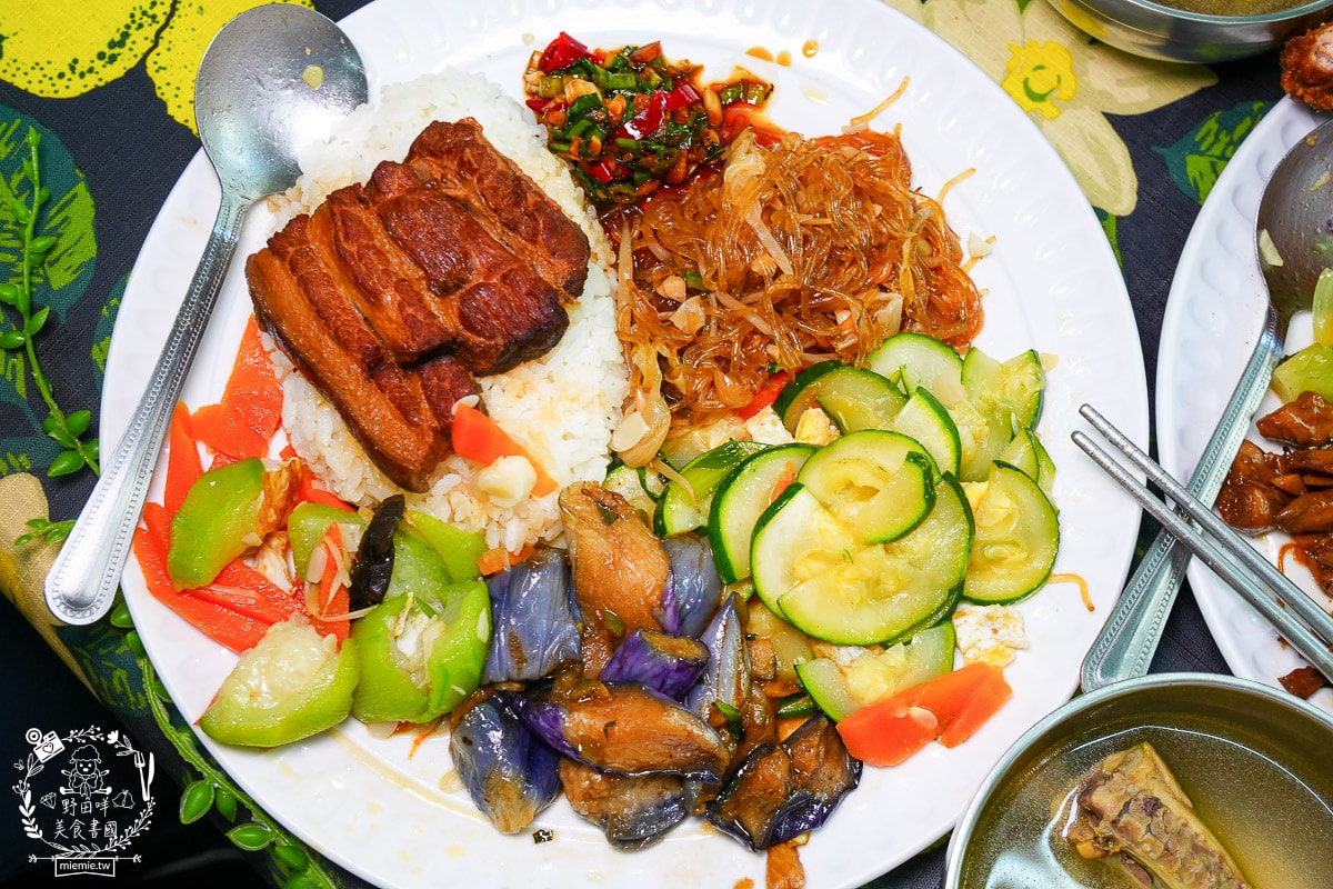 高雄便當推薦|快客利美食|少見的四菜便當店！而且份量超大超有飽足感的高雄便當！