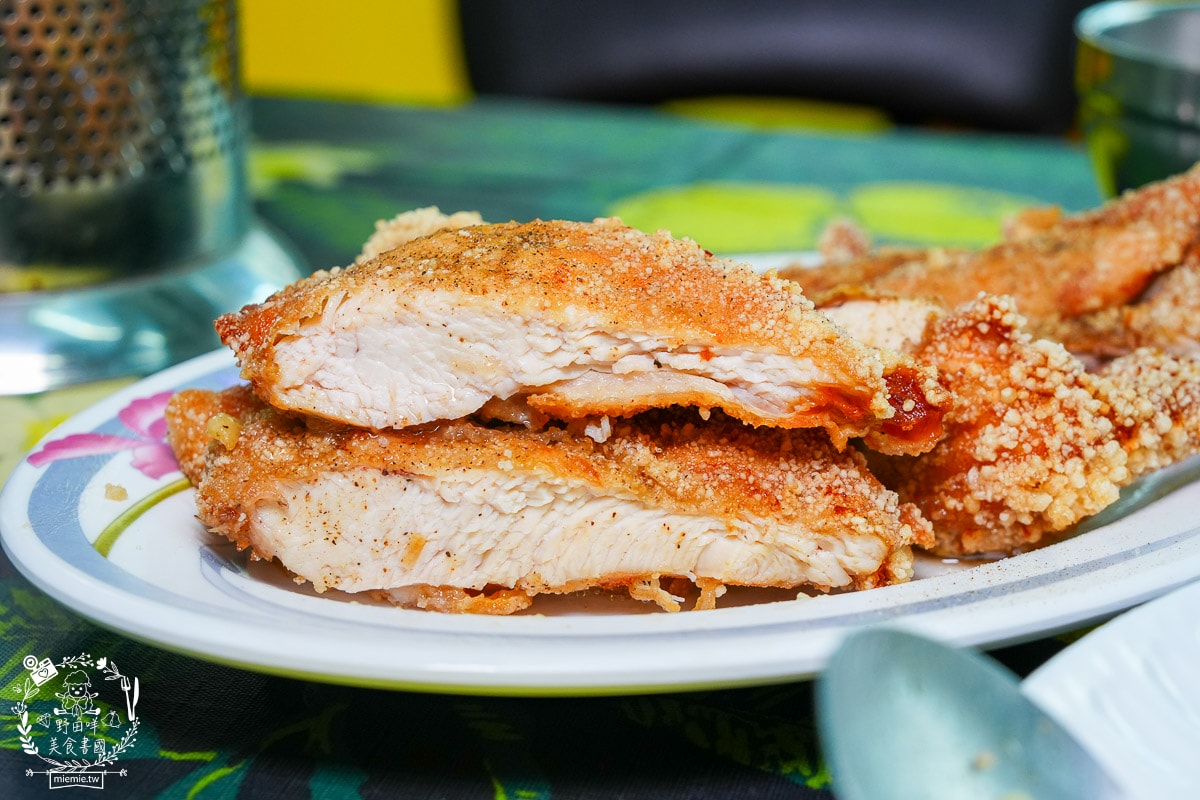 高雄便當推薦|快客利美食|少見的四菜便當店！而且份量超大超有飽足感的高雄便當！