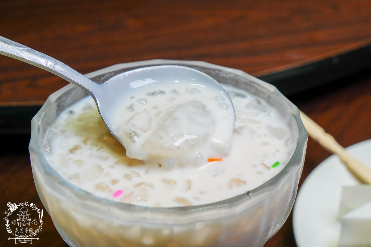 高雄泰式料理[泰來屋泰式料理]岡山捷運附近的人氣泰式美食|可以完全不辣的泰式料理