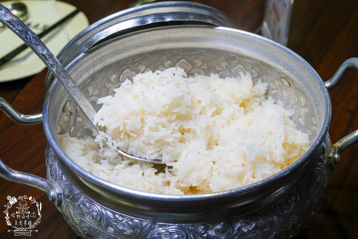 高雄泰式料理[泰來屋泰式料理]岡山捷運附近的人氣泰式美食|可以完全不辣的泰式料理