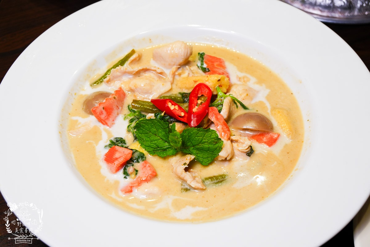 高雄泰式料理[泰來屋泰式料理]岡山捷運附近的人氣泰式美食|可以完全不辣的泰式料理