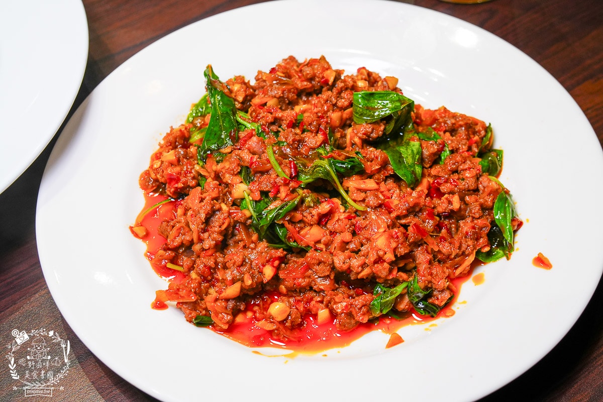 高雄泰式料理[泰來屋泰式料理]岡山捷運附近的人氣泰式美食|可以完全不辣的泰式料理