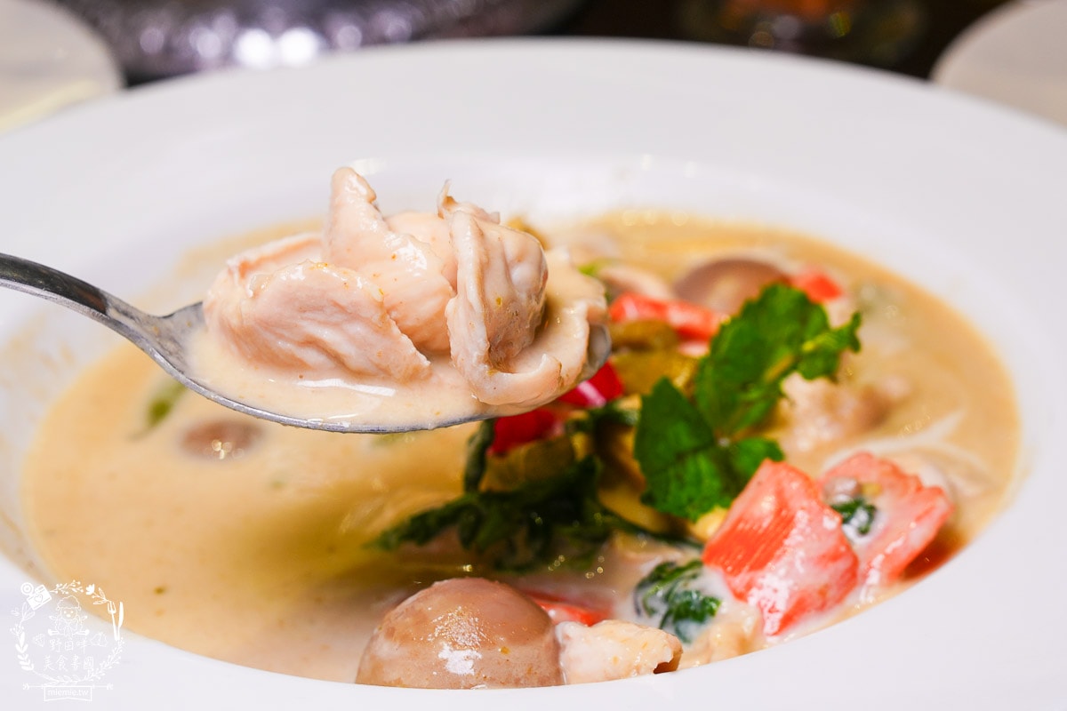 高雄泰式料理[泰來屋泰式料理]岡山捷運附近的人氣泰式美食|可以完全不辣的泰式料理