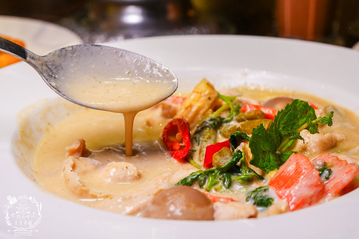 高雄泰式料理[泰來屋泰式料理]岡山捷運附近的人氣泰式美食|可以完全不辣的泰式料理