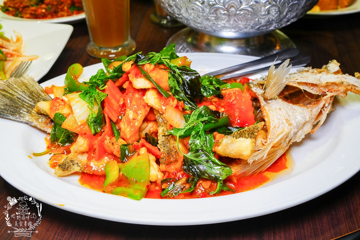 高雄泰式料理[泰來屋泰式料理]岡山捷運附近的人氣泰式美食|可以完全不辣的泰式料理