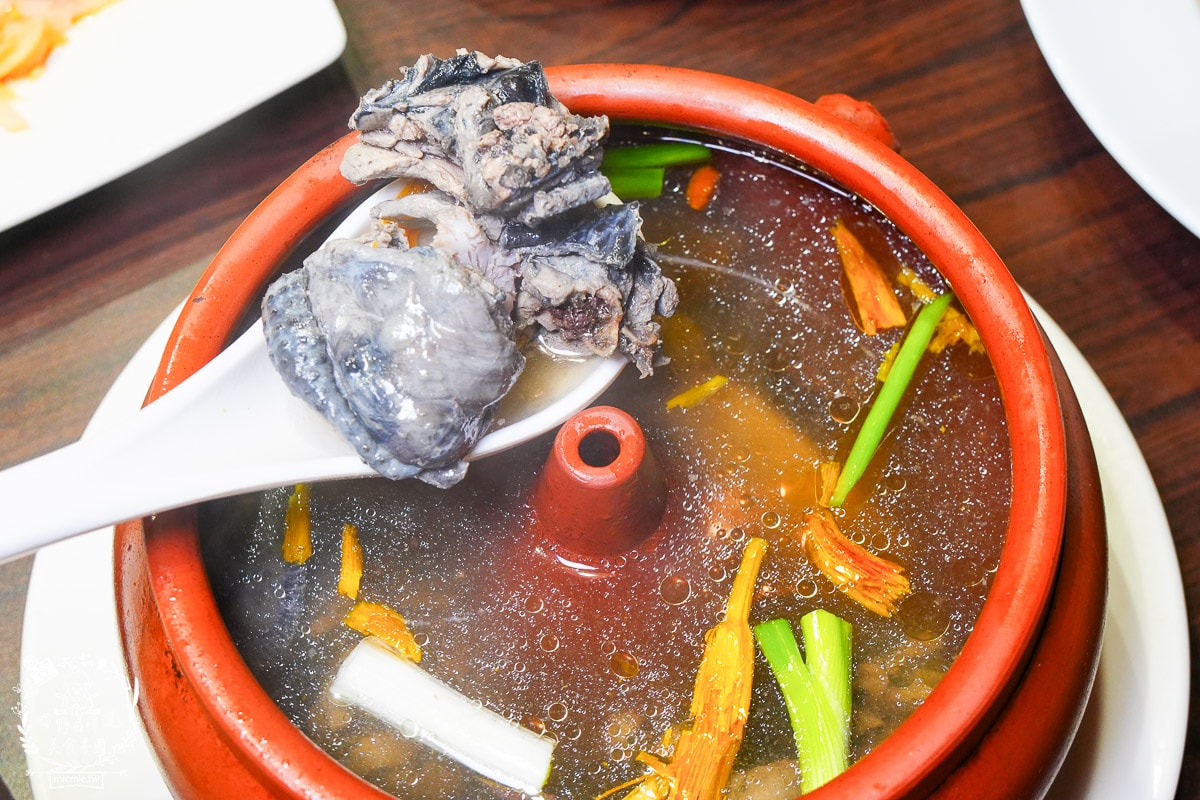 高雄泰式料理[泰來屋泰式料理]岡山捷運附近的人氣泰式美食|可以完全不辣的泰式料理