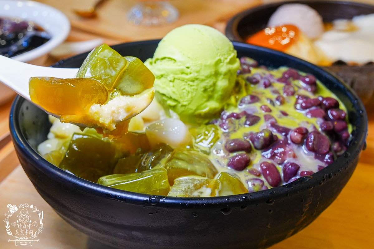 滿溢本舖巨蛋富國店|高雄療癒系甜品冰店!超過50年做豆花的經驗,傳承了三代的匠人精神! - 第19張圖 滿溢本舖巨蛋富國店|高雄療癒系甜品冰店!超過50年做豆花的經驗,傳承了三代的匠人精神!