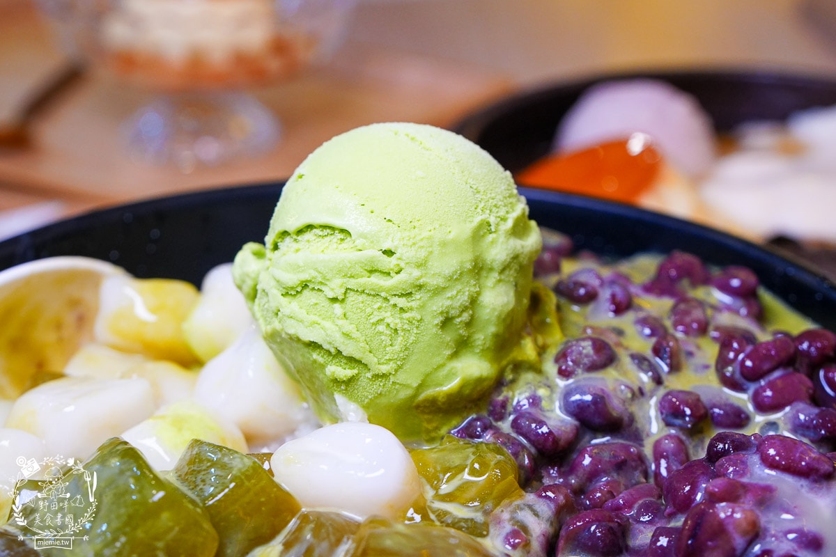 滿溢本舖巨蛋富國店|高雄療癒系甜品冰店!超過50年做豆花的經驗,傳承了三代的匠人精神! - 第21張圖 滿溢本舖巨蛋富國店|高雄療癒系甜品冰店!超過50年做豆花的經驗,傳承了三代的匠人精神!