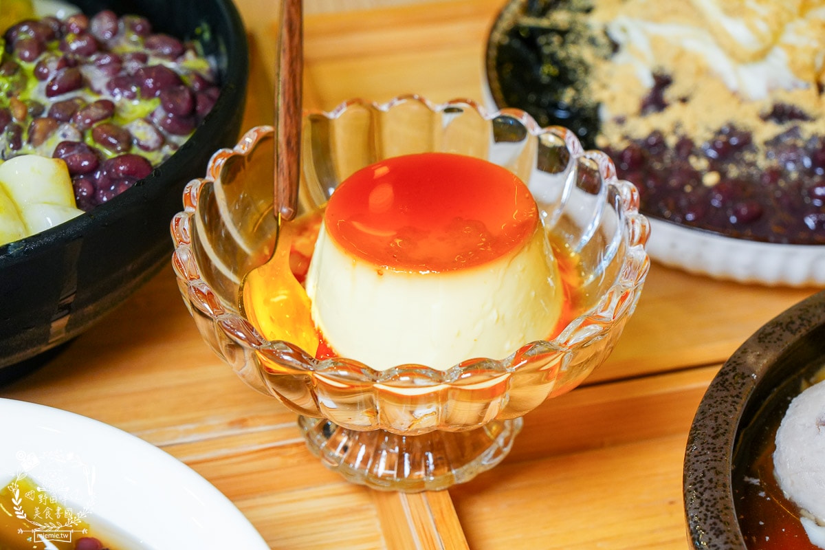 滿溢本舖巨蛋富國店|高雄療癒系甜品冰店!超過50年做豆花的經驗,傳承了三代的匠人精神! - 第15張圖 滿溢本舖巨蛋富國店|高雄療癒系甜品冰店!超過50年做豆花的經驗,傳承了三代的匠人精神!