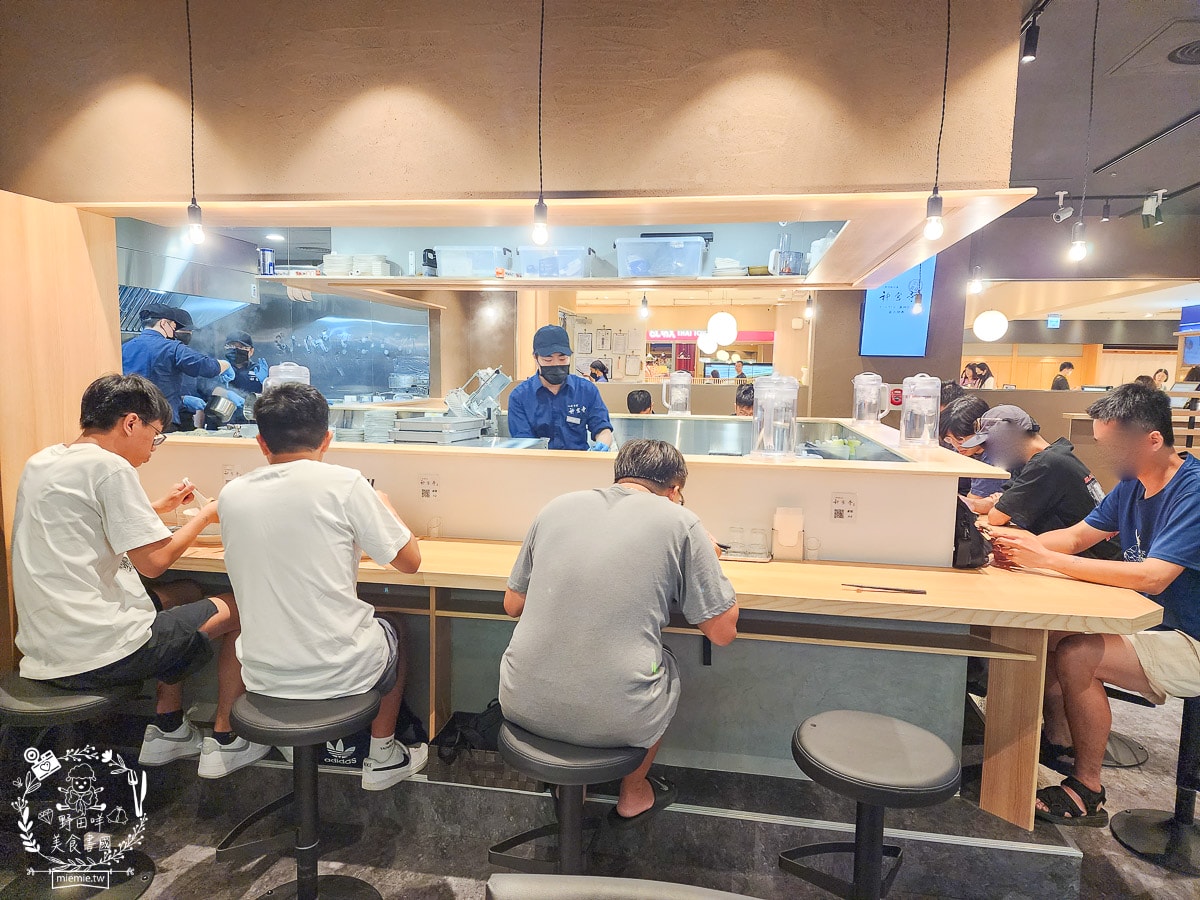 台灣首間神宮寺二層泡雞白湯就在高雄漢神巨蛋!高雄就能吃到名古屋人氣二層泡雞白湯拉麵！