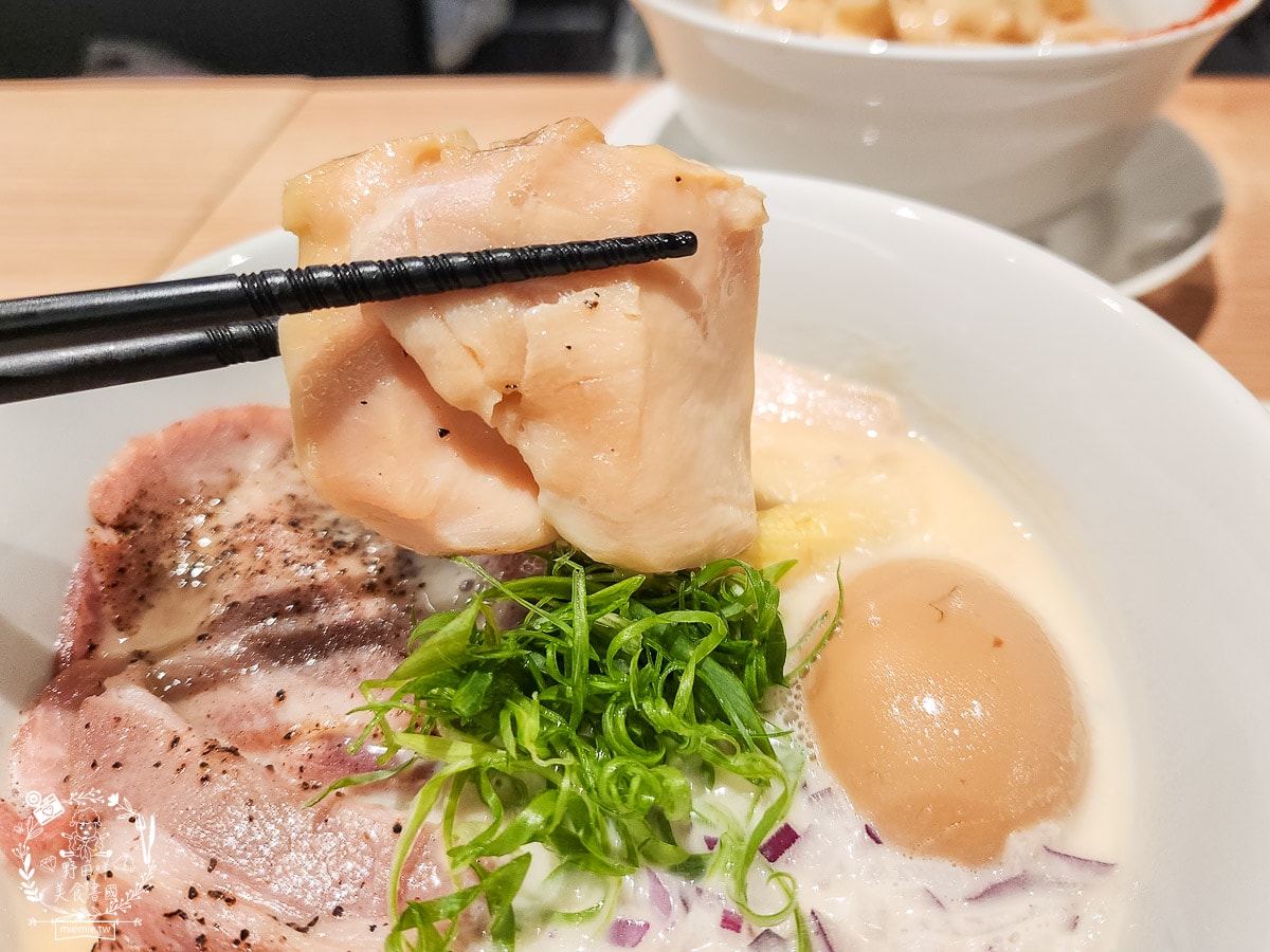 台灣首間神宮寺二層泡雞白湯就在高雄漢神巨蛋!高雄就能吃到名古屋人氣二層泡雞白湯拉麵！