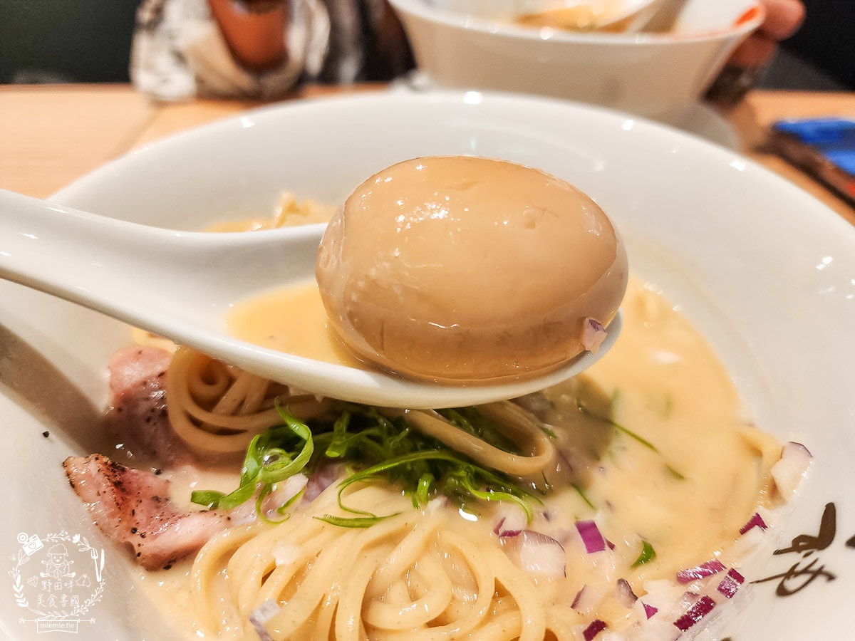 台灣首間神宮寺二層泡雞白湯就在高雄漢神巨蛋!高雄就能吃到名古屋人氣二層泡雞白湯拉麵！