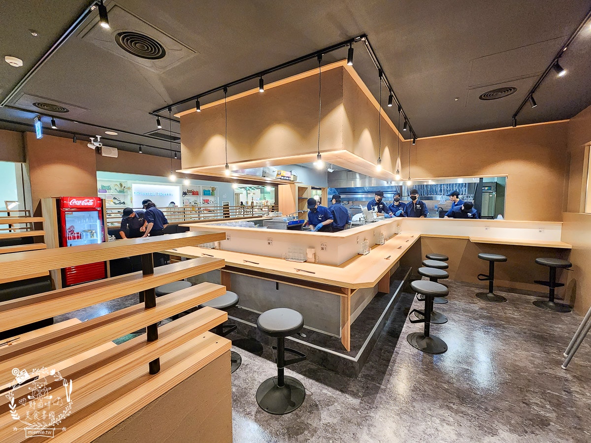 台灣首間神宮寺二層泡雞白湯就在高雄漢神巨蛋!高雄就能吃到名古屋人氣二層泡雞白湯拉麵！