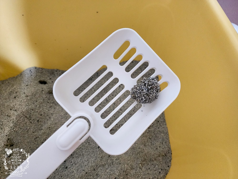 臭味警探貓砂|抑味抗菌長達30-45天，還有99.9%極低粉塵｜100%美國膨潤土+活性碳