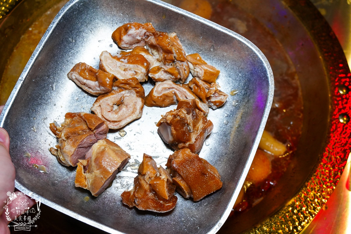 開麻開辣吃到飽｜高雄首創結合乾鍋+快炒+開到凌晨的麻辣鍋吃到飽餐廳｜試營運期間全時段88折