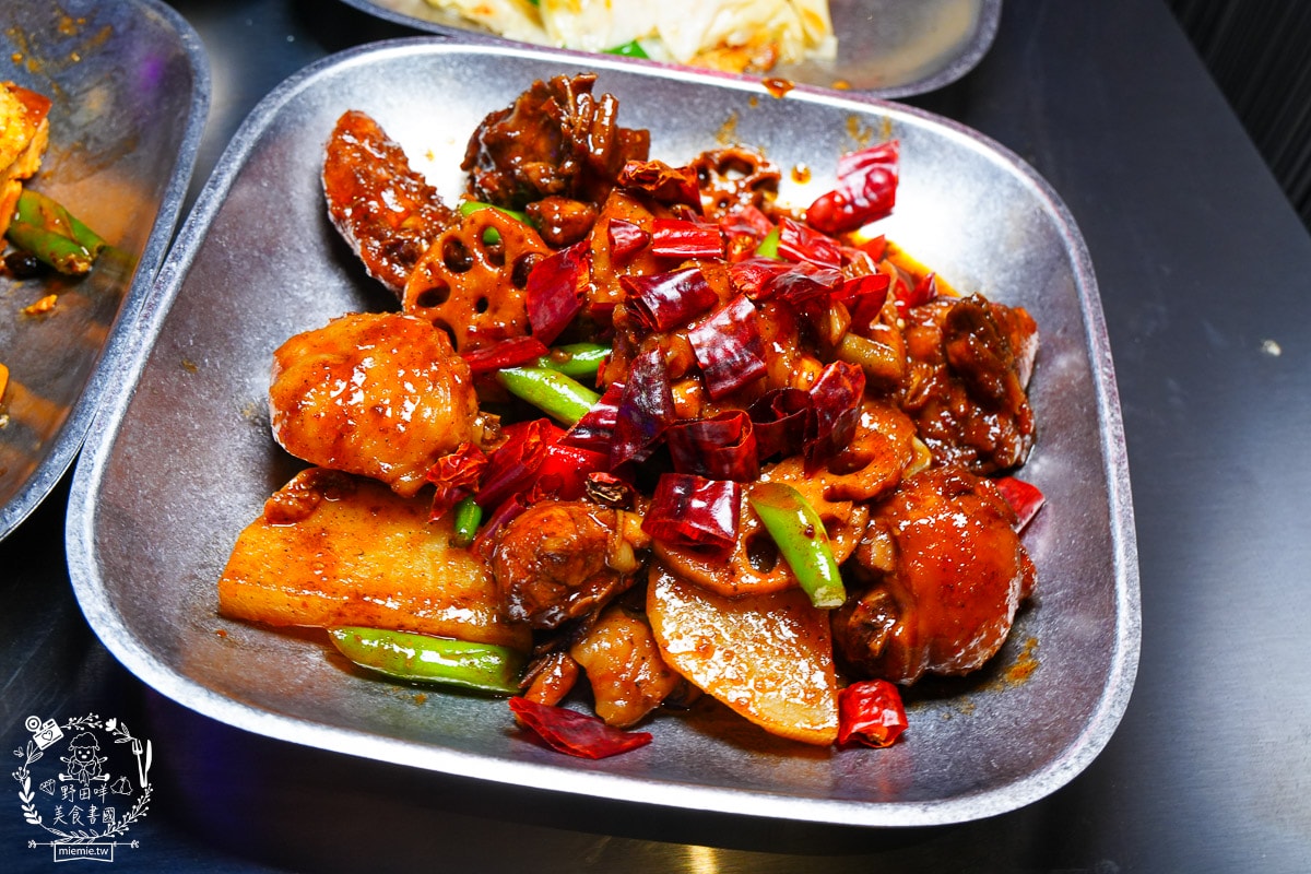 開麻開辣吃到飽｜高雄首創結合乾鍋+快炒+開到凌晨的麻辣鍋吃到飽餐廳｜試營運期間全時段88折