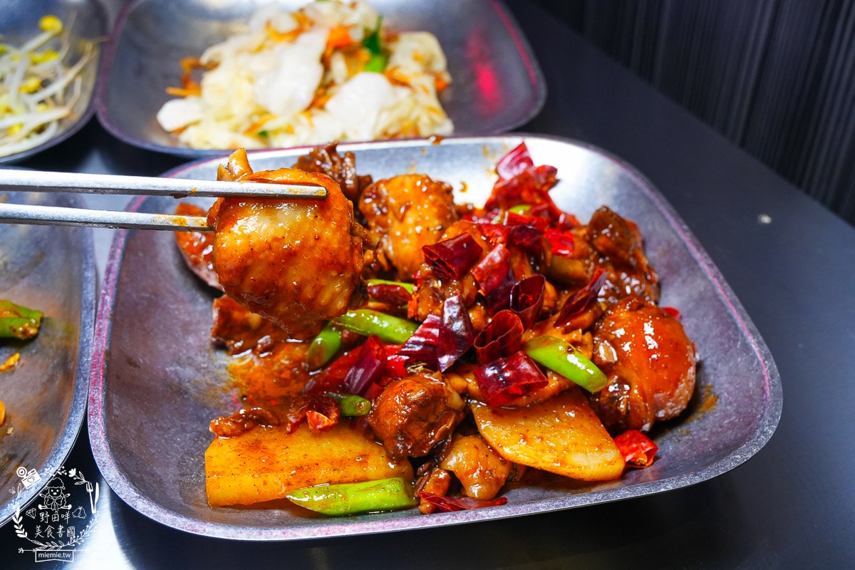 開麻開辣吃到飽｜高雄首創結合乾鍋+快炒+開到凌晨的麻辣鍋吃到飽餐廳｜試營運期間全時段88折