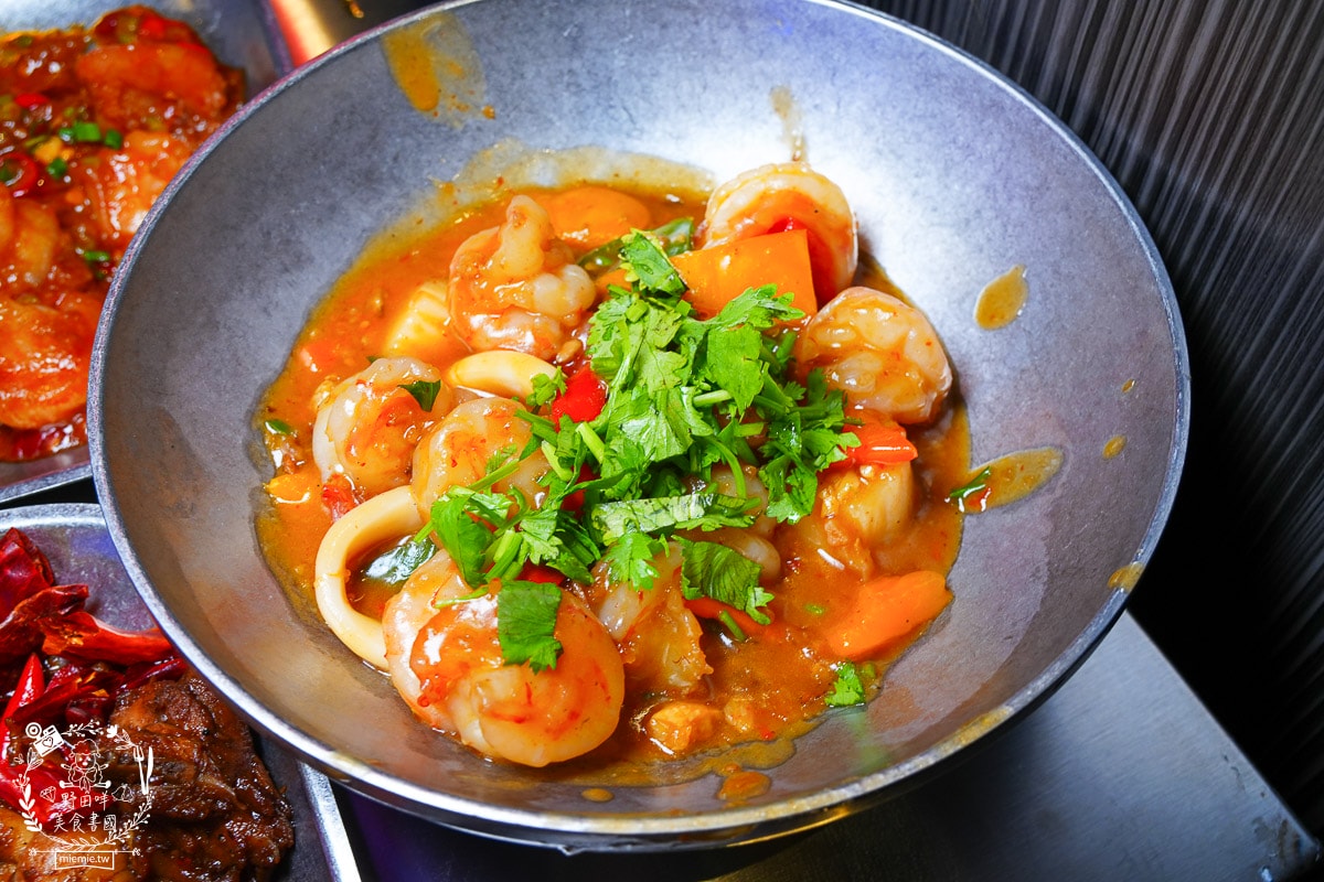 開麻開辣吃到飽｜高雄首創結合乾鍋+快炒+開到凌晨的麻辣鍋吃到飽餐廳｜試營運期間全時段88折