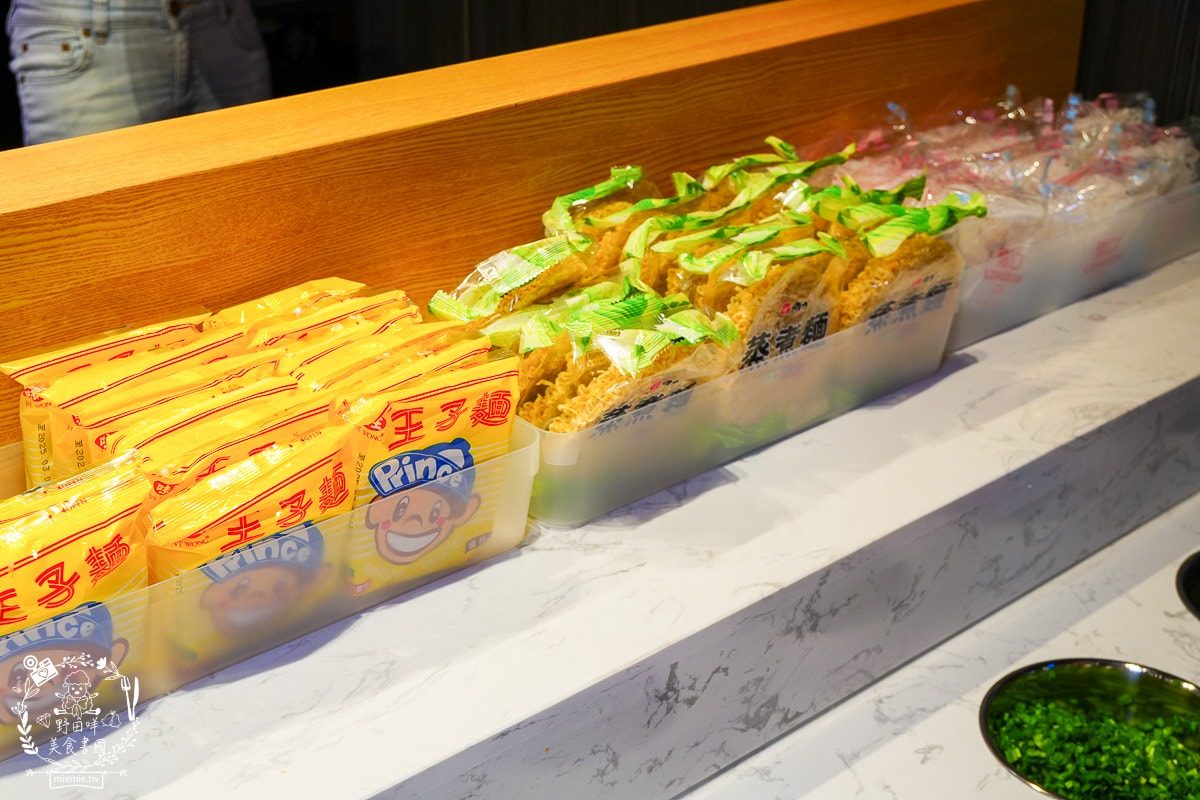 開麻開辣吃到飽｜高雄首創結合乾鍋+快炒+開到凌晨的麻辣鍋吃到飽餐廳｜試營運期間全時段88折