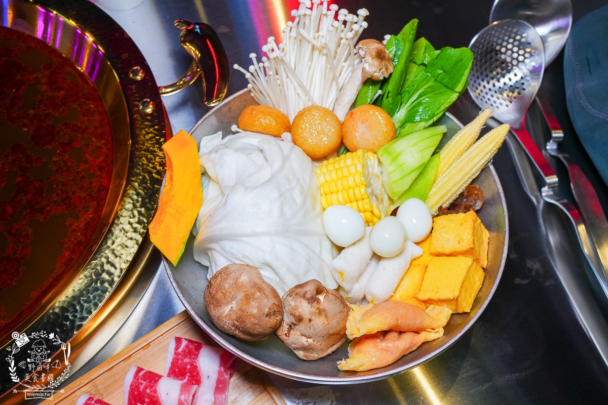 開麻開辣吃到飽｜高雄首創結合乾鍋+快炒+開到凌晨的麻辣鍋吃到飽餐廳｜試營運期間全時段88折