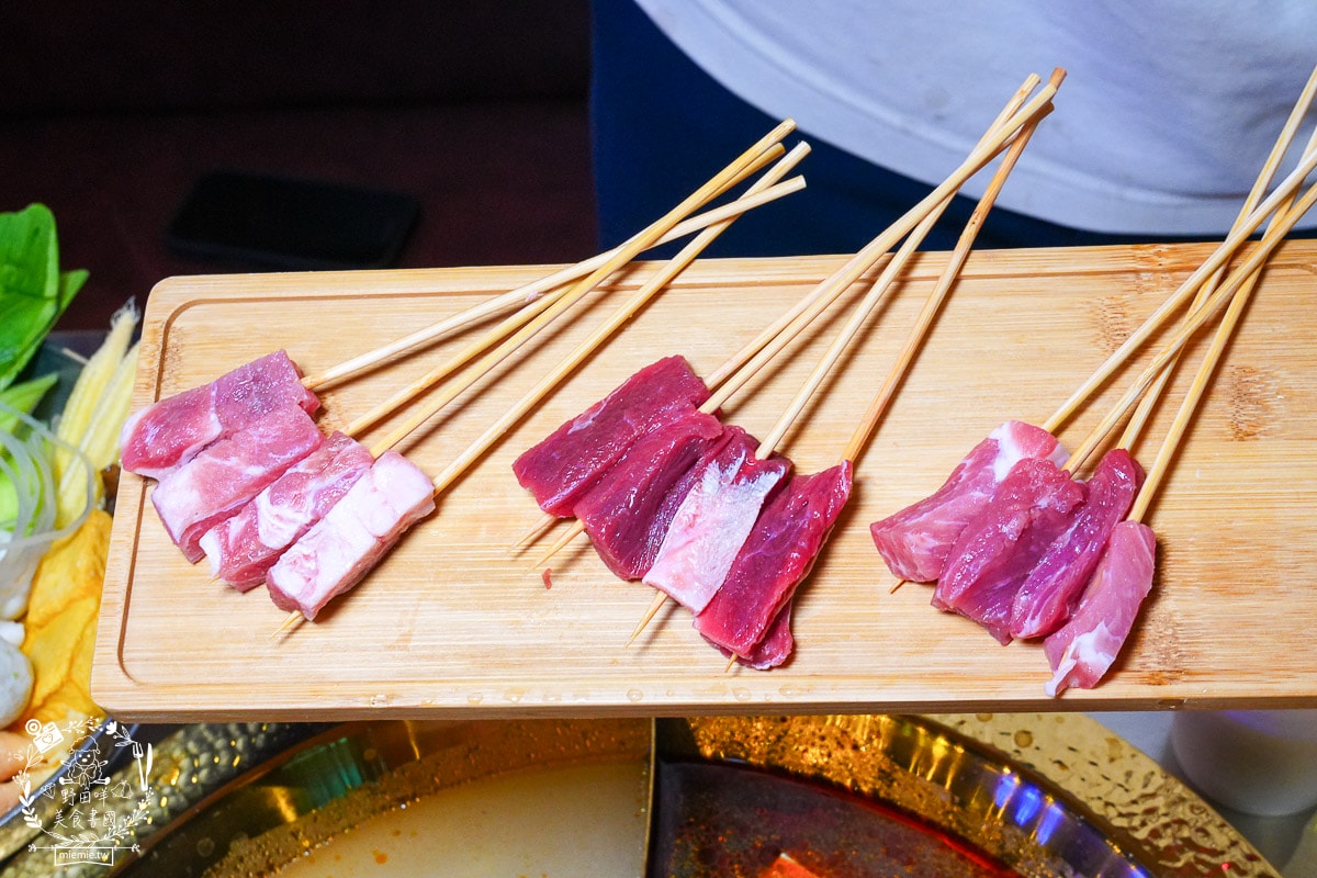 開麻開辣吃到飽｜高雄首創結合乾鍋+快炒+開到凌晨的麻辣鍋吃到飽餐廳｜試營運期間全時段88折