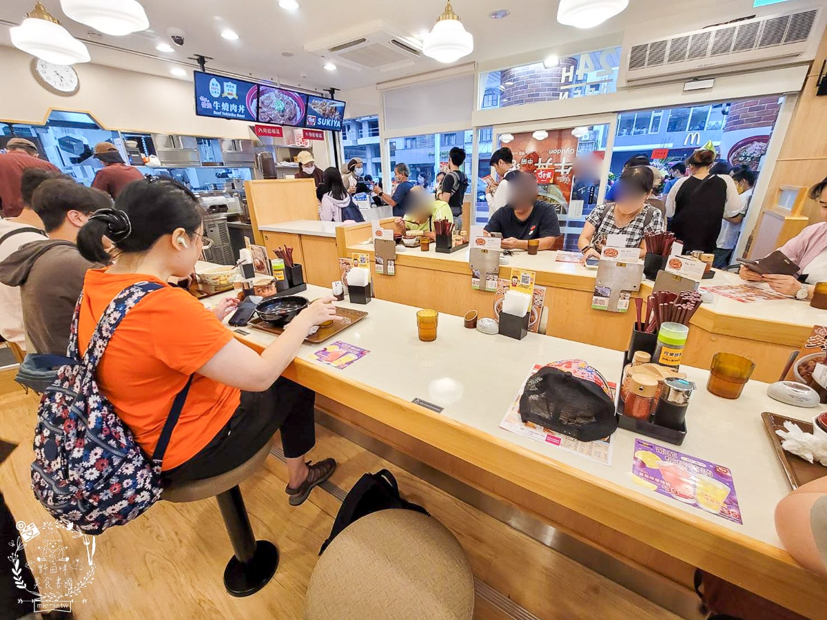 南部第一間すき家 SUKIYA丼飯咖哩在高雄!全台第一間白色系すき家！日本三大連鎖丼飯來高雄囉!