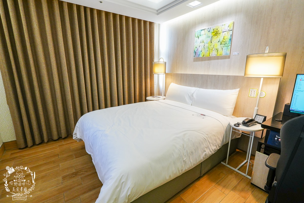 桃園住宿推薦| i hotel 電競時租旅館中壢旗艦館|24小時免費點心飲料吧+斯林百蘭名床+雙道隔音門打遊戲超過癮！