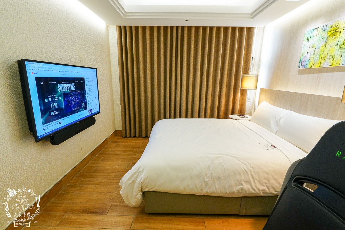 桃園住宿推薦| i hotel 電競時租旅館中壢旗艦館|24小時免費點心飲料吧+斯林百蘭名床+雙道隔音門打遊戲超過癮！