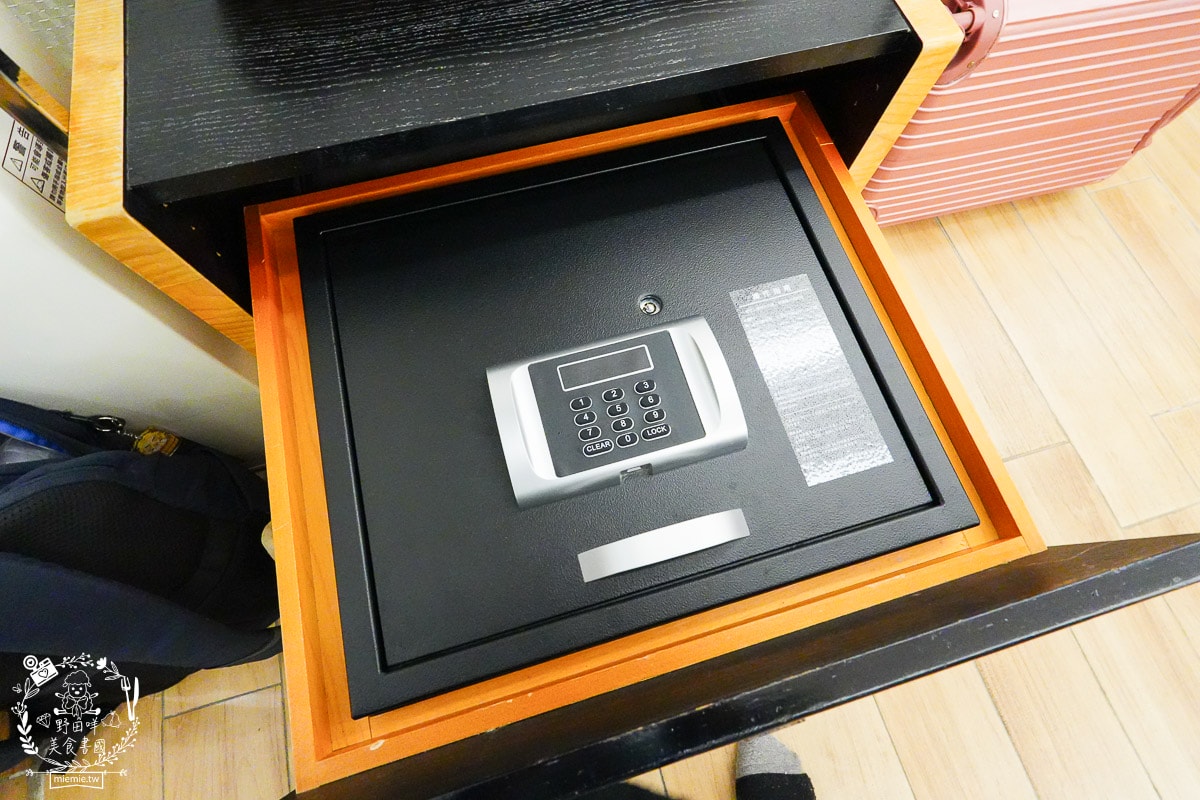 桃園住宿推薦| i hotel 電競時租旅館中壢旗艦館|24小時免費點心飲料吧+斯林百蘭名床+雙道隔音門打遊戲超過癮！