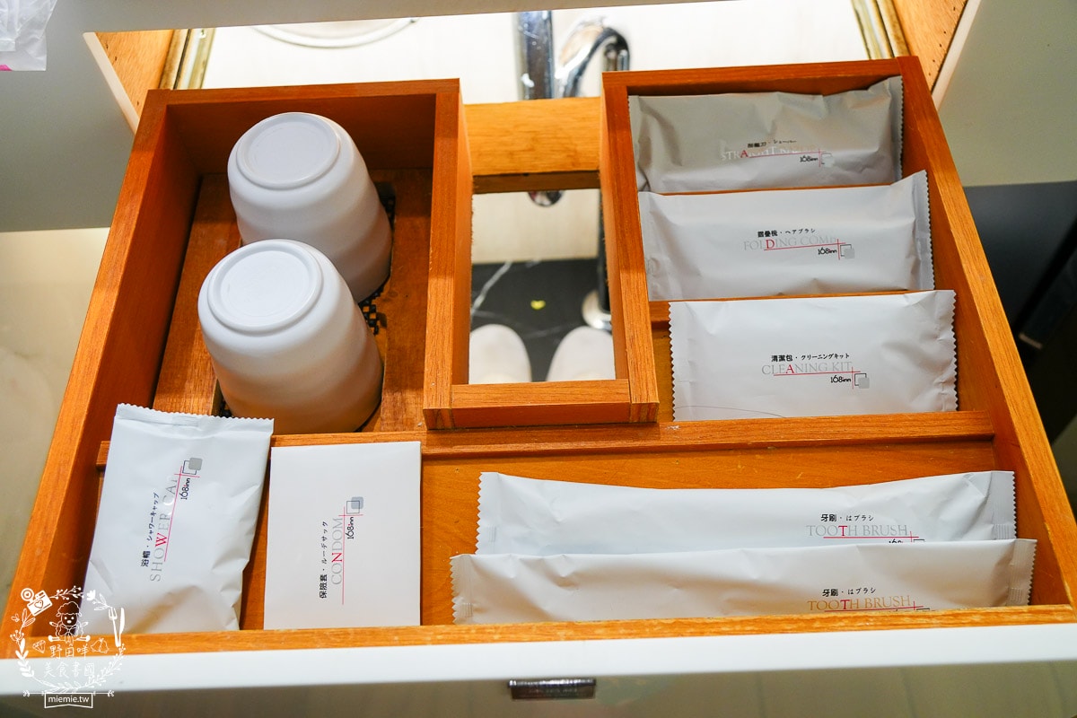 桃園住宿推薦| i hotel 電競時租旅館中壢旗艦館|24小時免費點心飲料吧+斯林百蘭名床+雙道隔音門打遊戲超過癮！