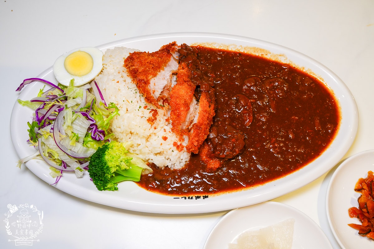 popocurry粕粕咖哩義享店|日本人來台灣開的超人氣咖哩店！超多人氣炸物常常提早完售！