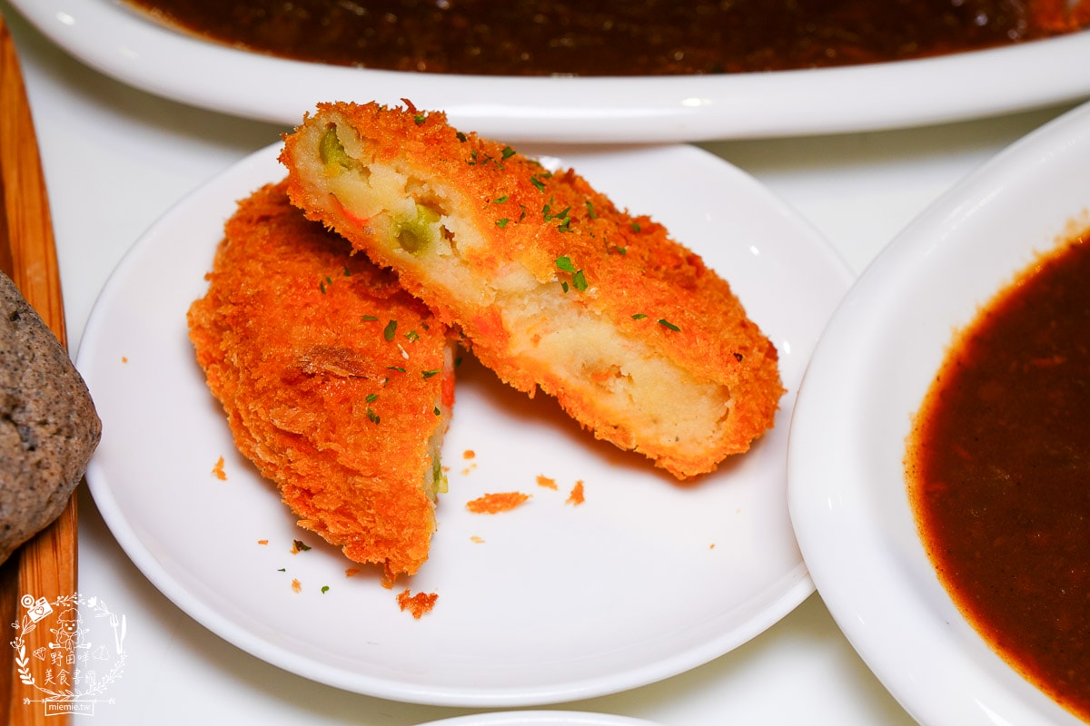 popocurry粕粕咖哩義享店|日本人來台灣開的超人氣咖哩店！超多人氣炸物常常提早完售！