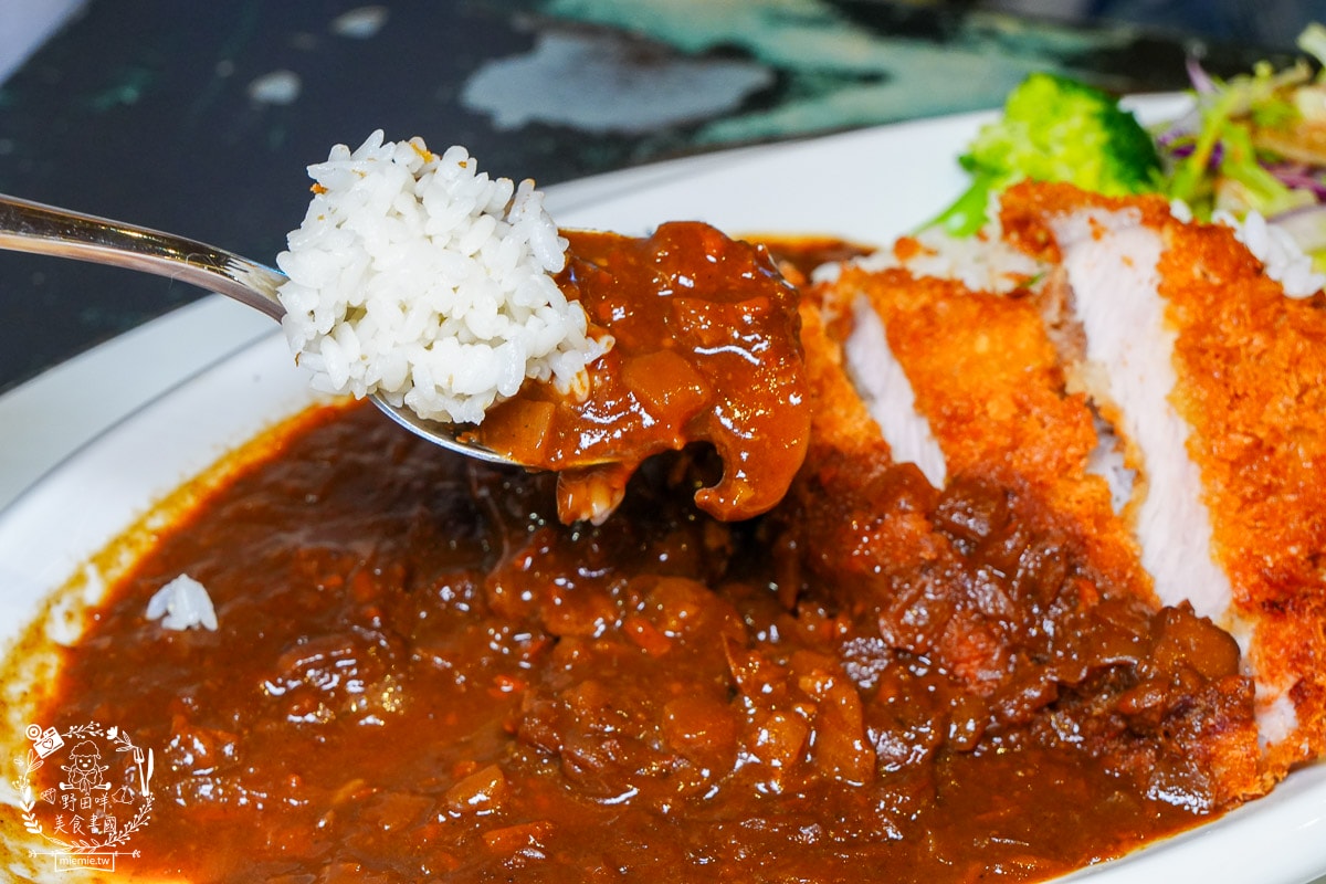 popocurry粕粕咖哩義享店|日本人來台灣開的超人氣咖哩店！超多人氣炸物常常提早完售！