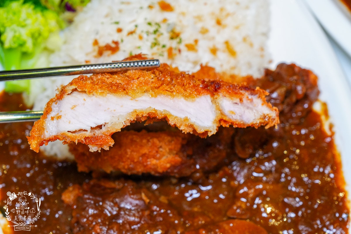 popocurry粕粕咖哩義享店|日本人來台灣開的超人氣咖哩店！超多人氣炸物常常提早完售！