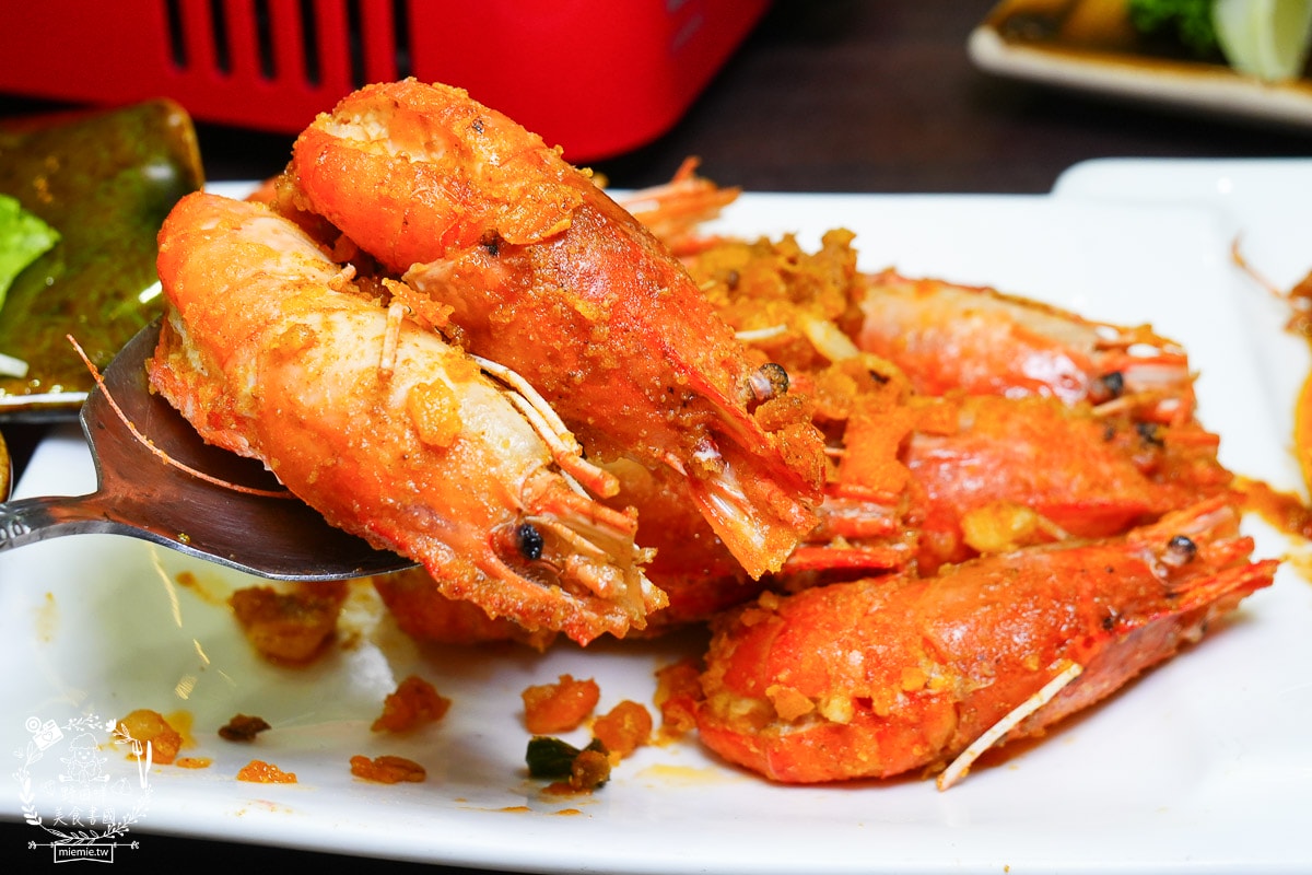 高雄泰國蝦推薦[四兩千金活蝦之家]超寬敞的庭園景觀餐廳！還有適合親子的大型溜滑梯！