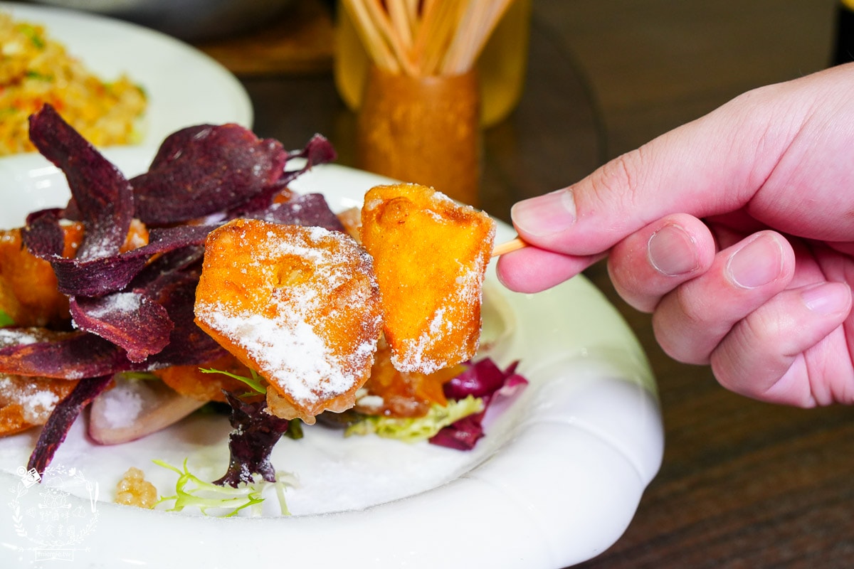 高雄泰國蝦推薦[四兩千金活蝦之家]超寬敞的庭園景觀餐廳！還有適合親子的大型溜滑梯！