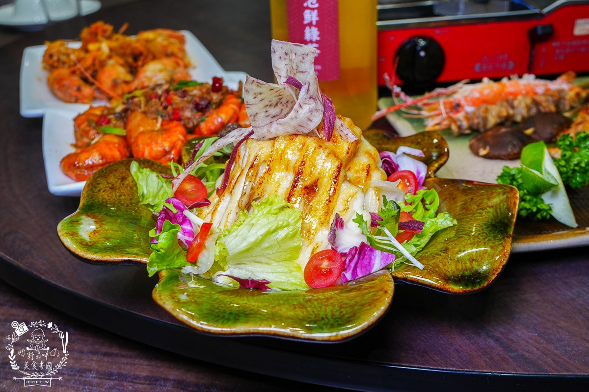 高雄泰國蝦推薦[四兩千金活蝦之家]超寬敞的庭園景觀餐廳！還有適合親子的大型溜滑梯！