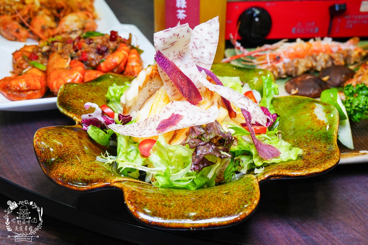 高雄泰國蝦推薦[四兩千金活蝦之家]超寬敞的庭園景觀餐廳！還有適合親子的大型溜滑梯！