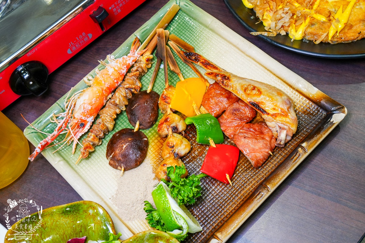 高雄泰國蝦推薦[四兩千金活蝦之家]超寬敞的庭園景觀餐廳！還有適合親子的大型溜滑梯！