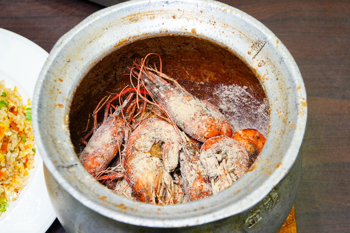 高雄泰國蝦推薦[四兩千金活蝦之家]超寬敞的庭園景觀餐廳！還有適合親子的大型溜滑梯！