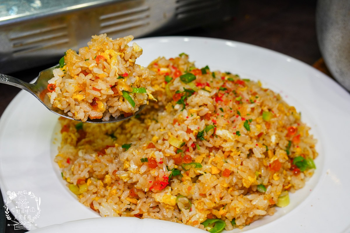 高雄泰國蝦推薦[四兩千金活蝦之家]超寬敞的庭園景觀餐廳！還有適合親子的大型溜滑梯！