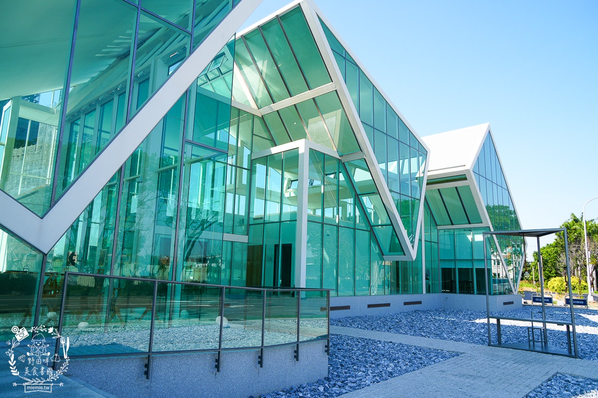 台南網美景點[坐忘林幾何館]耗資上千萬打造的網美拍照景點！賞屋抽機票還有免費咖啡！