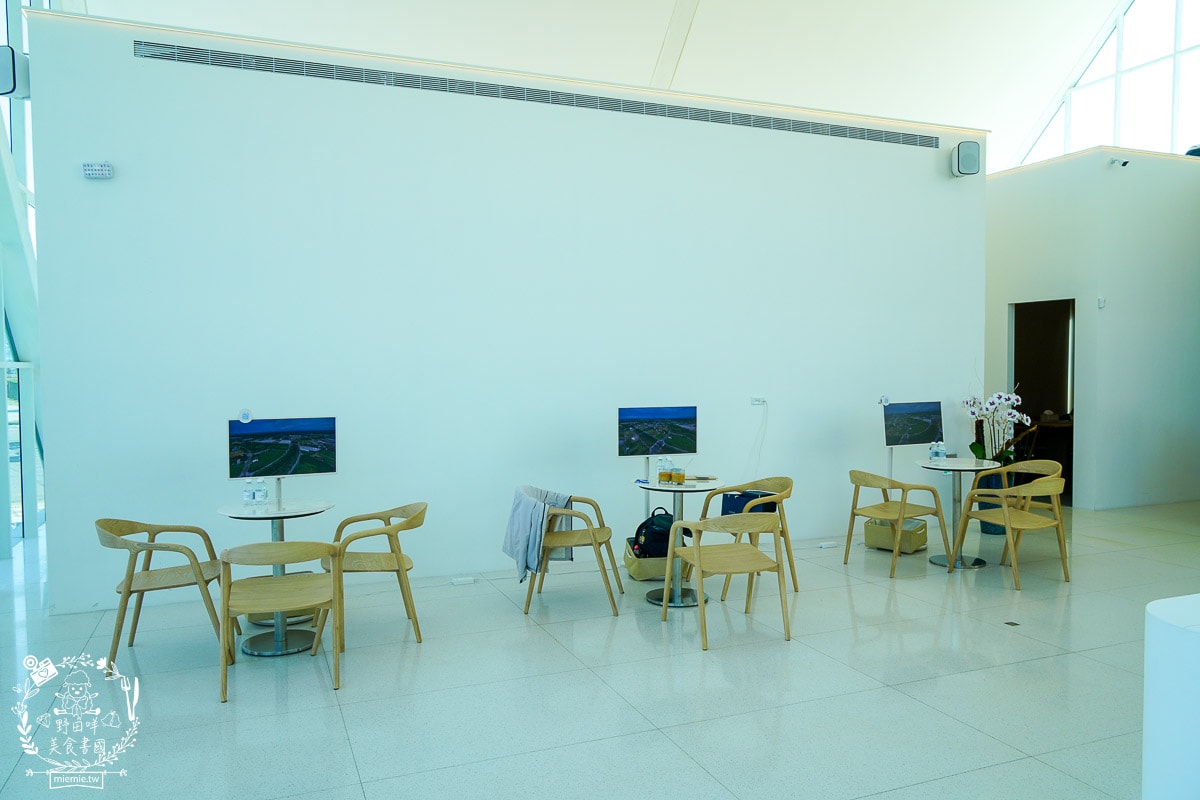 台南網美景點[坐忘林幾何館]耗資上千萬打造的網美拍照景點！賞屋抽機票還有免費咖啡！