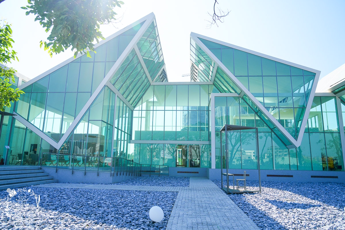 台南網美景點[坐忘林幾何館]耗資上千萬打造的網美拍照景點！賞屋抽機票還有免費咖啡！