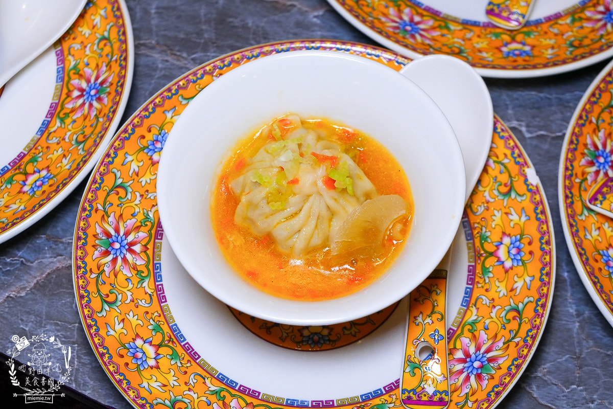 台南烤鴨推薦[墨川四川樟茶烤鴨安平店]平均一個人不到600元的冬至烤鴨大餐！金黃酥脆的烤鴨銷魂好吃！