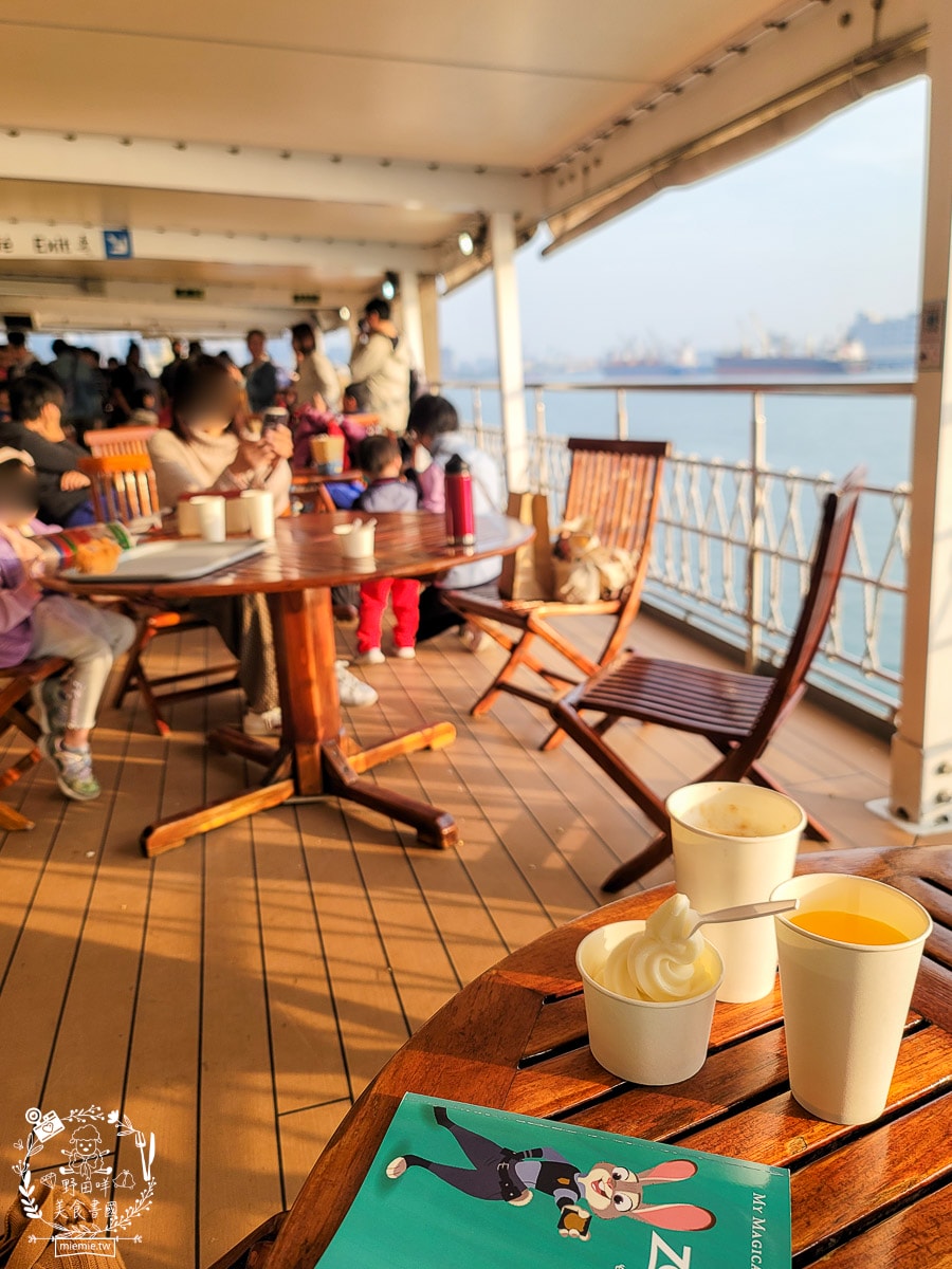 高雄海上圖書館望僕號首來台！超過2,000種不同主題的書籍與景觀咖啡廳！50元即可登船，還有20元抵用券