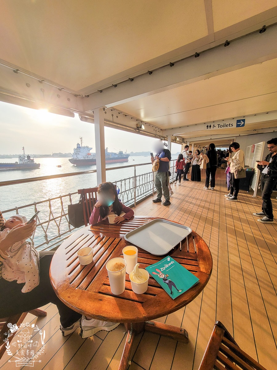 高雄海上圖書館望僕號首來台！超過2,000種不同主題的書籍與景觀咖啡廳！50元即可登船，還有20元抵用券