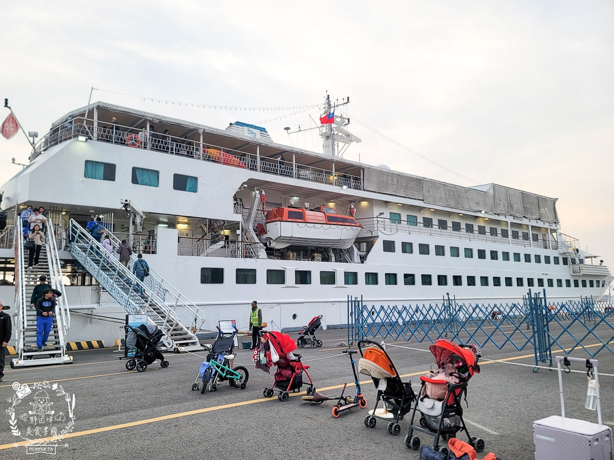 高雄海上圖書館望僕號首來台！超過2,000種不同主題的書籍與景觀咖啡廳！50元即可登船，還有20元抵用券