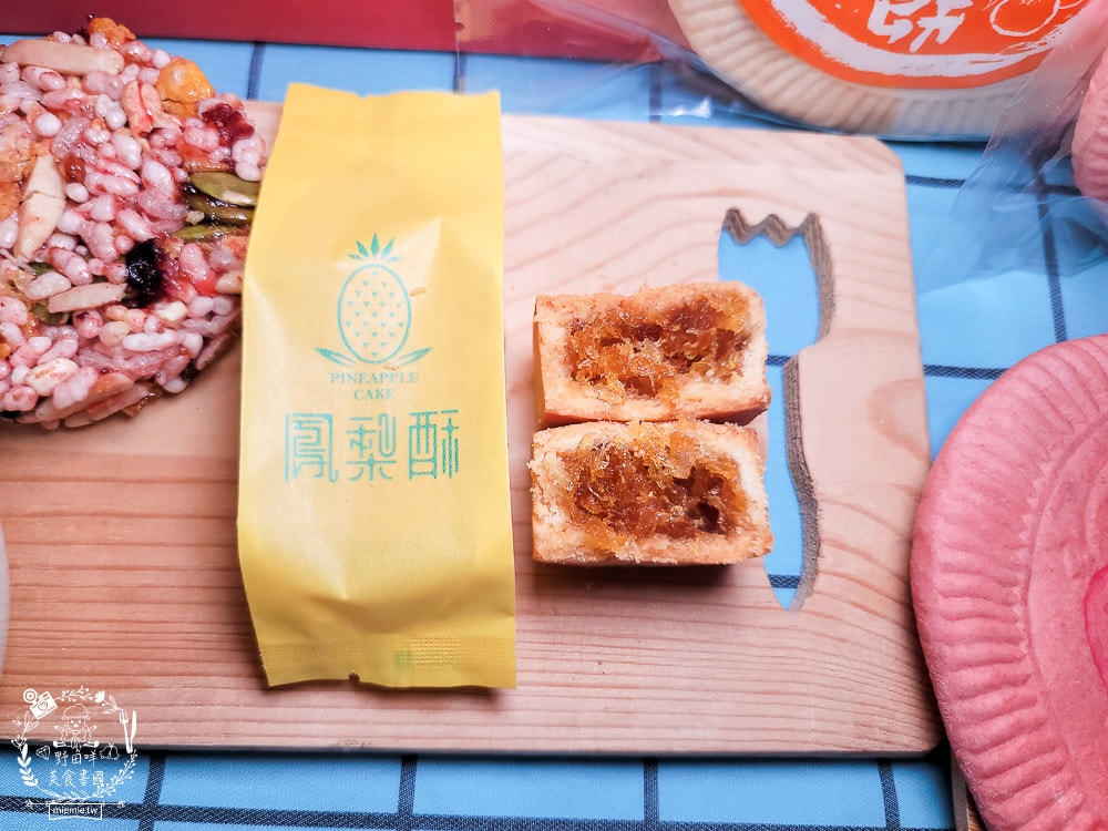 2025春節禮盒推薦[王西勢新春禮盒]多樣繽紛糕餅組合的新春禮盒！水果餅、鳳梨酥與小獅頭御菓燒喜氣洋洋